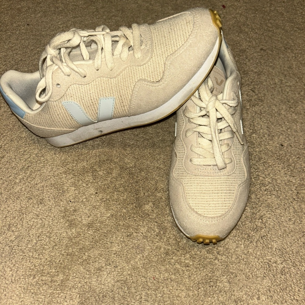 Veja sneakers size 9
